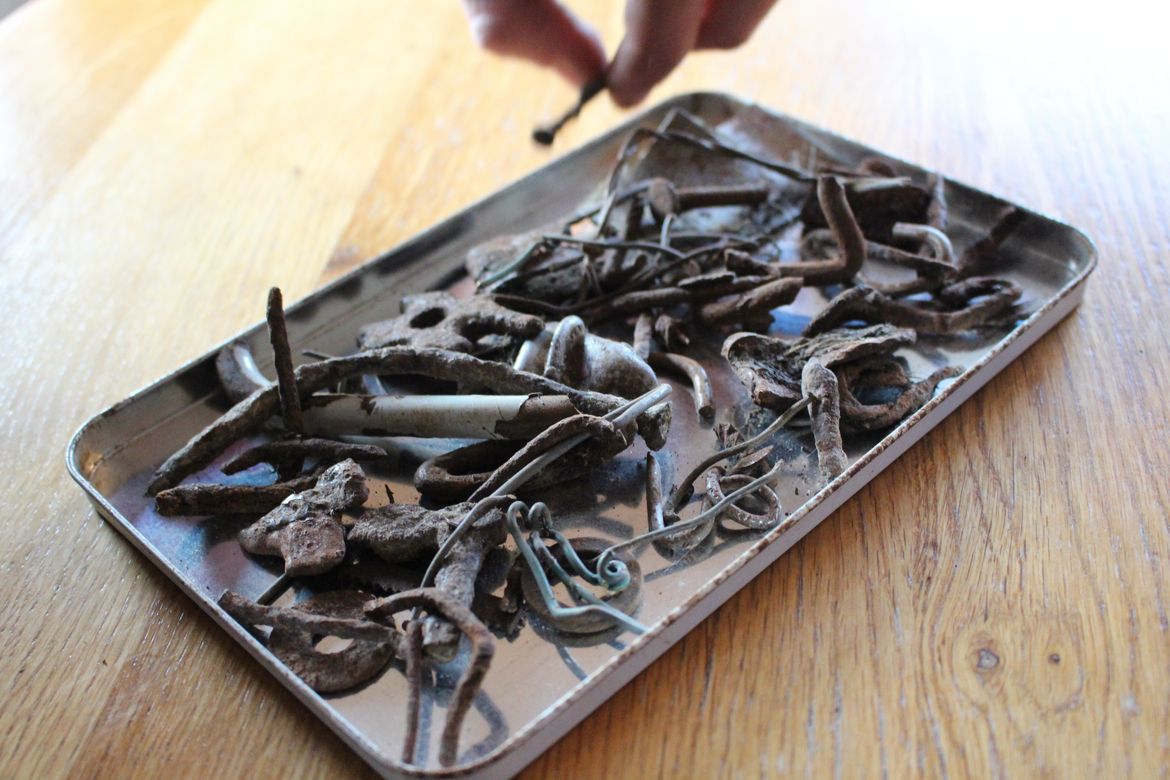 Shut-out-metal-objects-in-feed-by-using-magnets-in-a-TMR-mixer