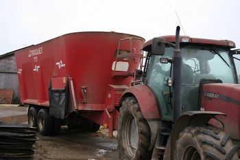 Triple auger tmr mixer