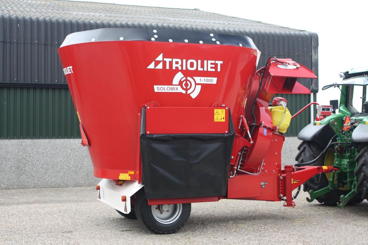 The-supreme-best-tub-mixer-with-straw-blower-is-from-Trioliet